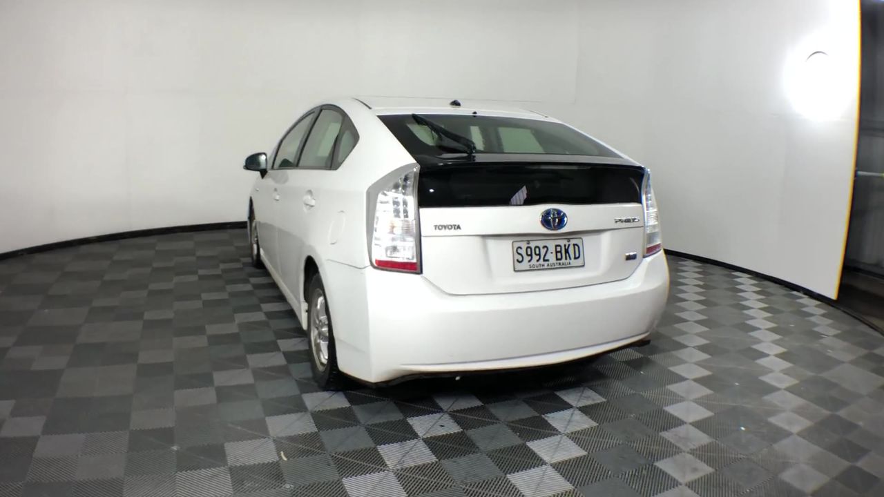 Green Leather Rivet Cuff Bracelet