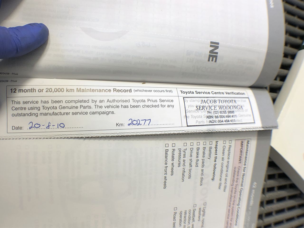 BULK PACK - 10 x 5mm Christmas Earrings (5 x Green, 5 x red) - Gift Idea