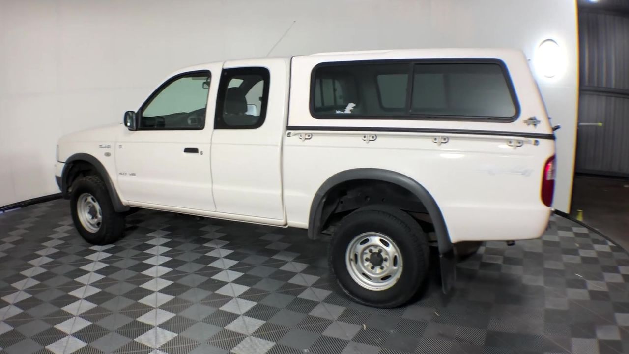 Stunning Simulated Diamond Replica Royal Necklace