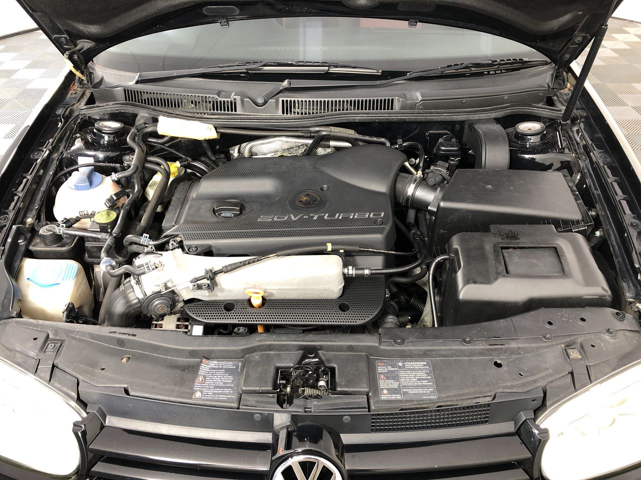 Night Merchant Vodka Lime And Soda Cans (24x 250mL) NSW