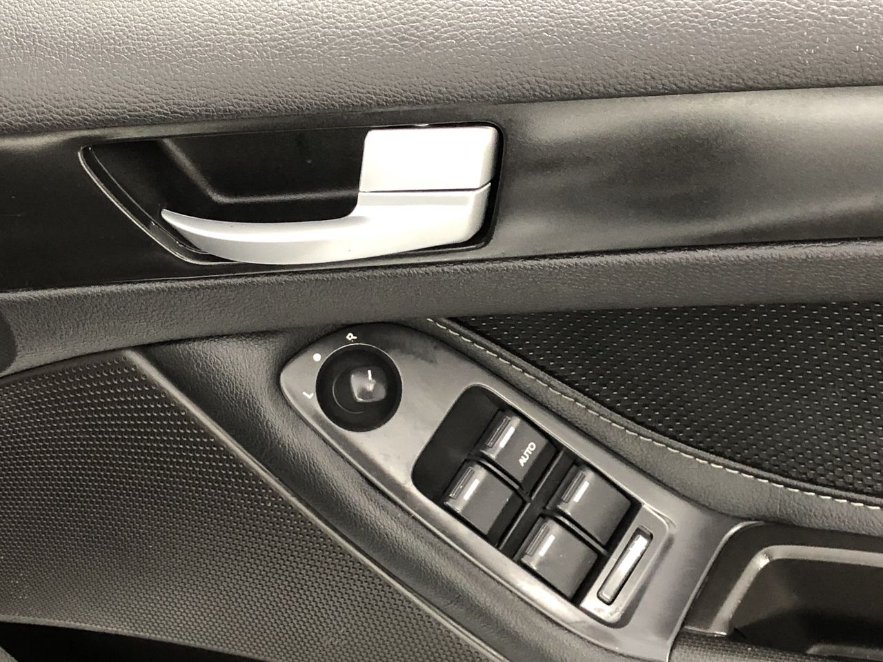 Vial full of Gold Leaf/Flake