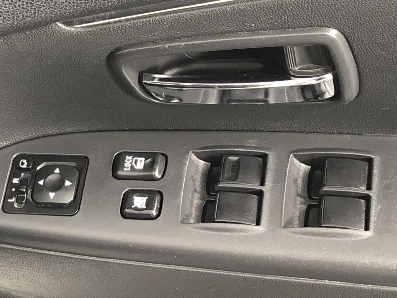 1/100 Scottdale gold bar unc