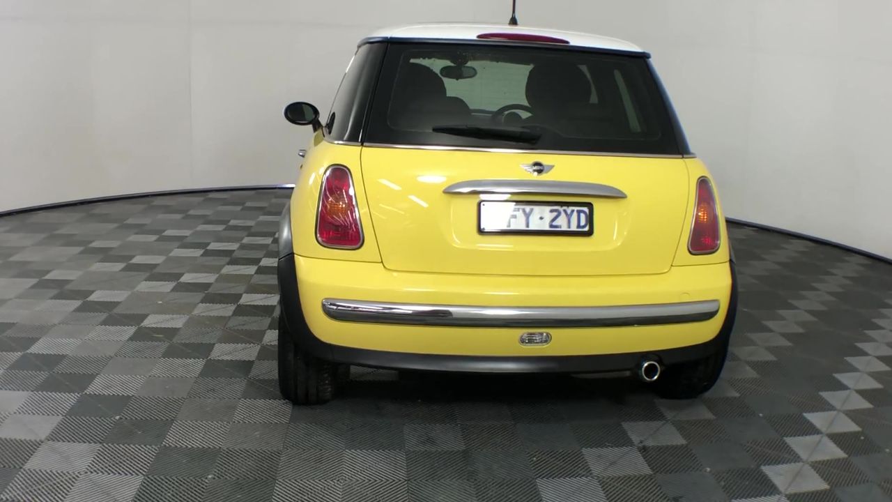 Solid 925 Sterling Silver 8mm Round Pendant a Crystal by Swarovski®