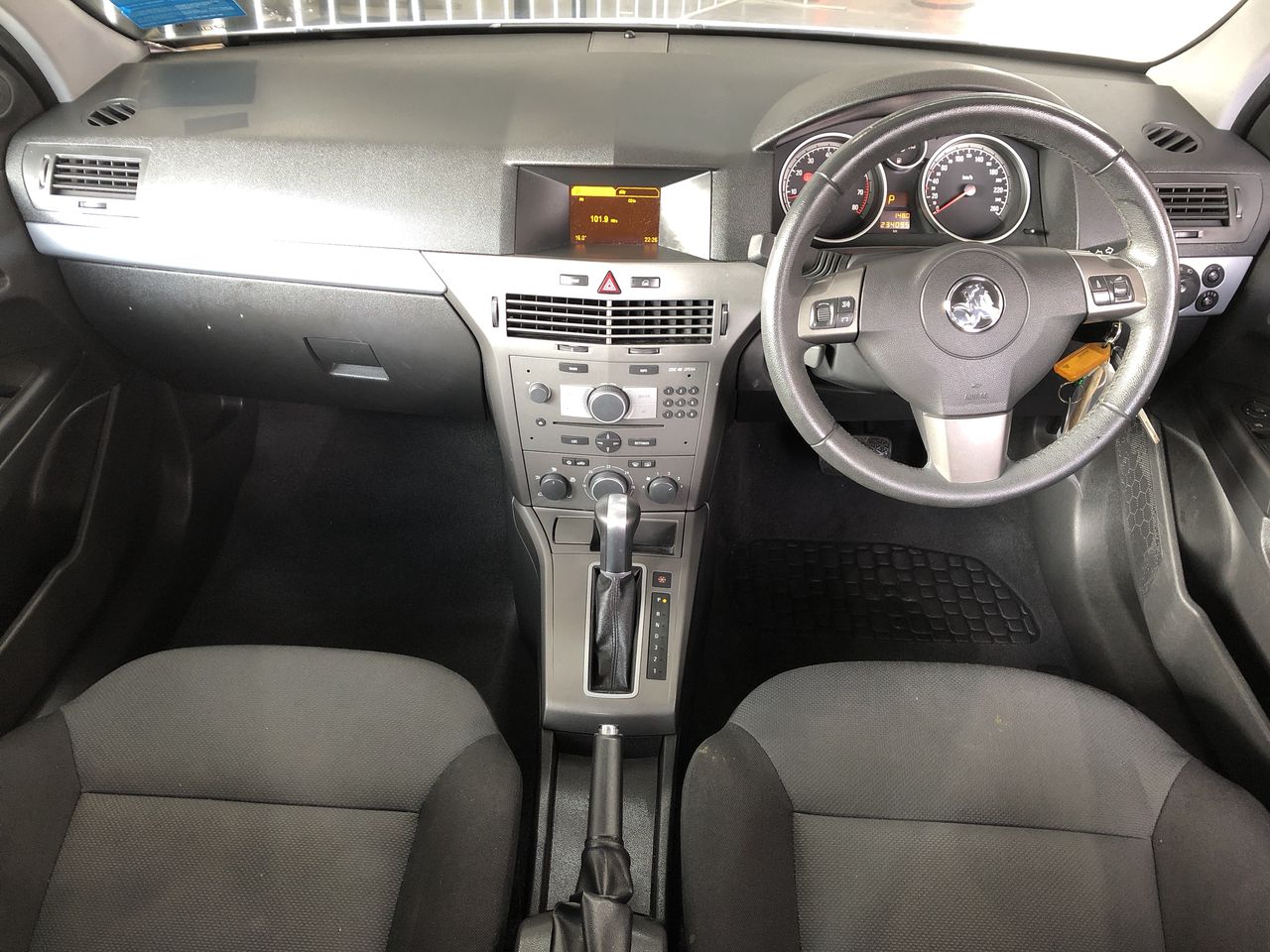 Classic Stainless Steel 3mm Curb Chain Bracelet - 9 Inches (Yellow)