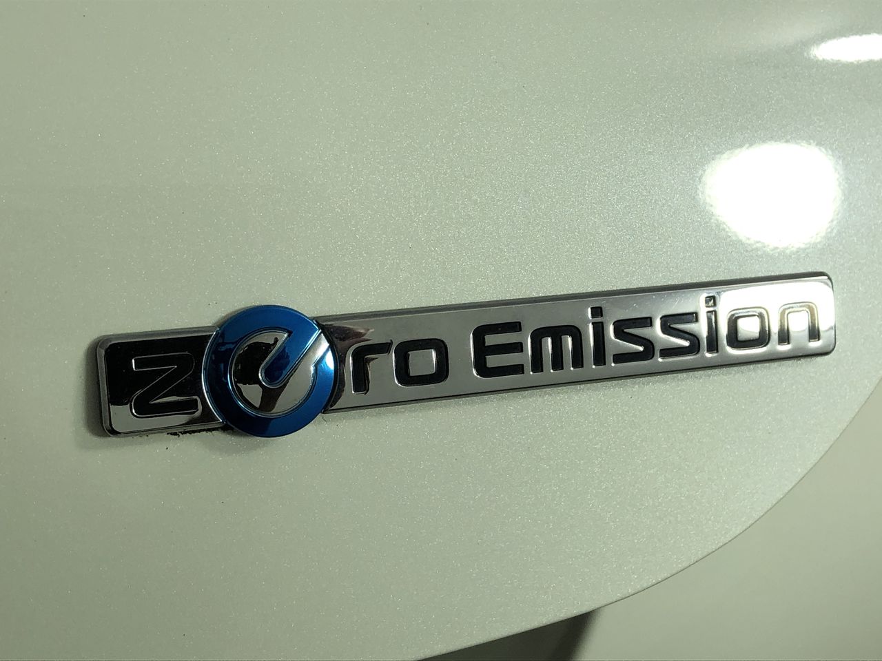 1966 Australia Silver Queen Elizabeth coin & 0.10 Xag silver bar x 4