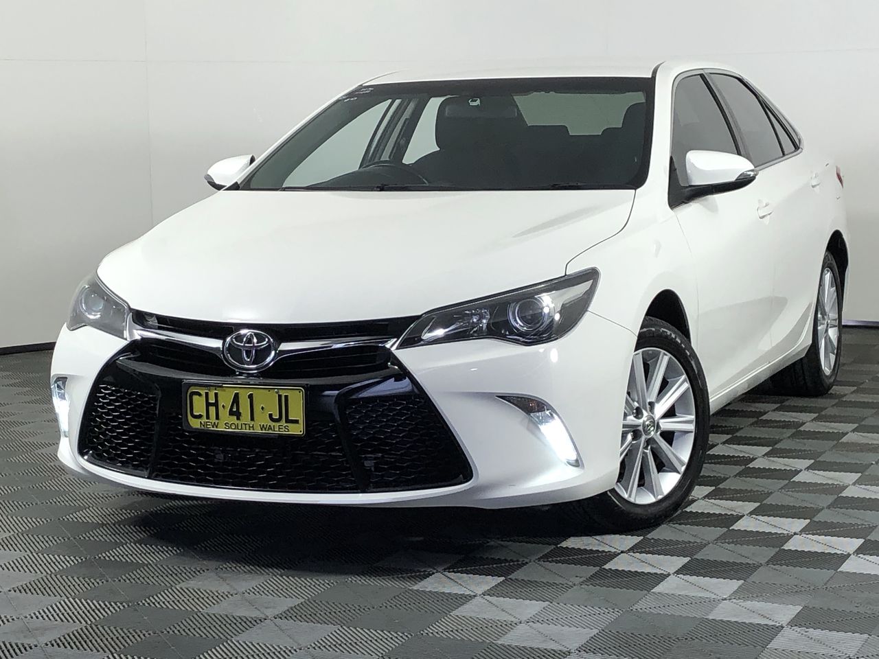 2022 Queen Elizabeth Platinum Jubilee Gold plated Medallion