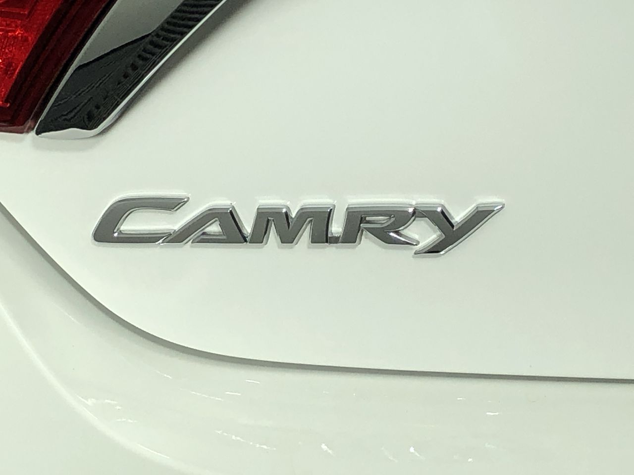 1966 AUSTRALIA FIRST & LAST QUEEN ELIZABETH SILVER ROUND FIFTY CENTS