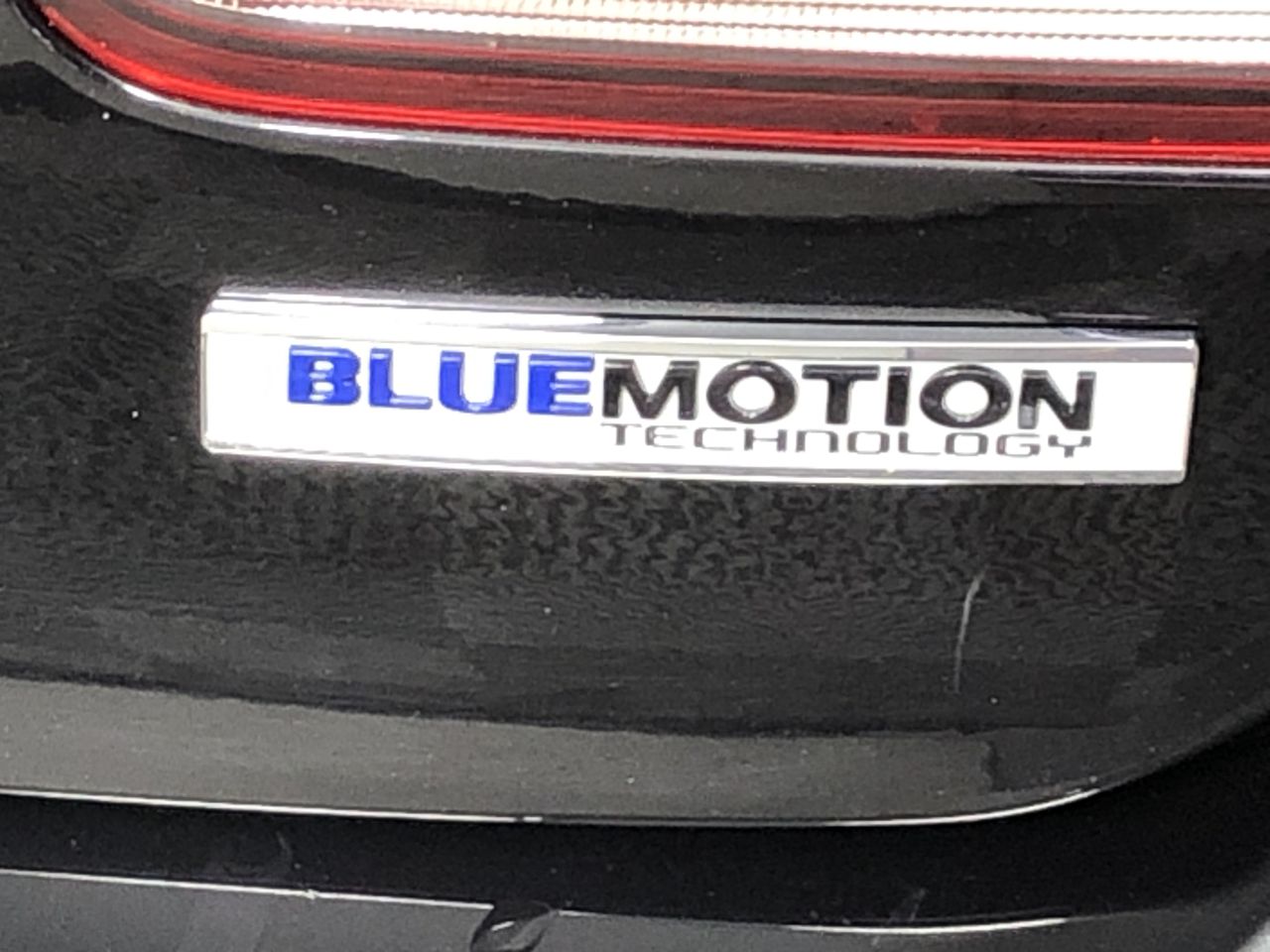 9ct Yellow Gold, 5.84ct Sapphire Earring