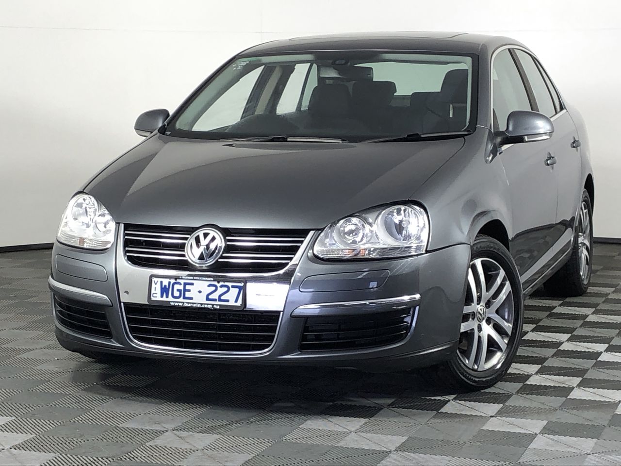 Quantity of 1 20.5-25 Earthmoving Tyre (Unused)