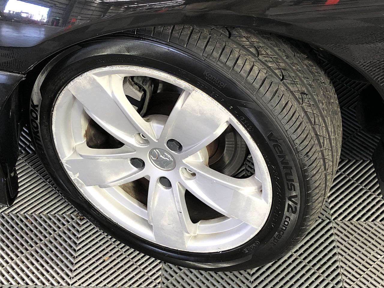 TRAMONTINA Dutch Oven Cast Iron 5.6L, Marshmallow NB: has been used, no box