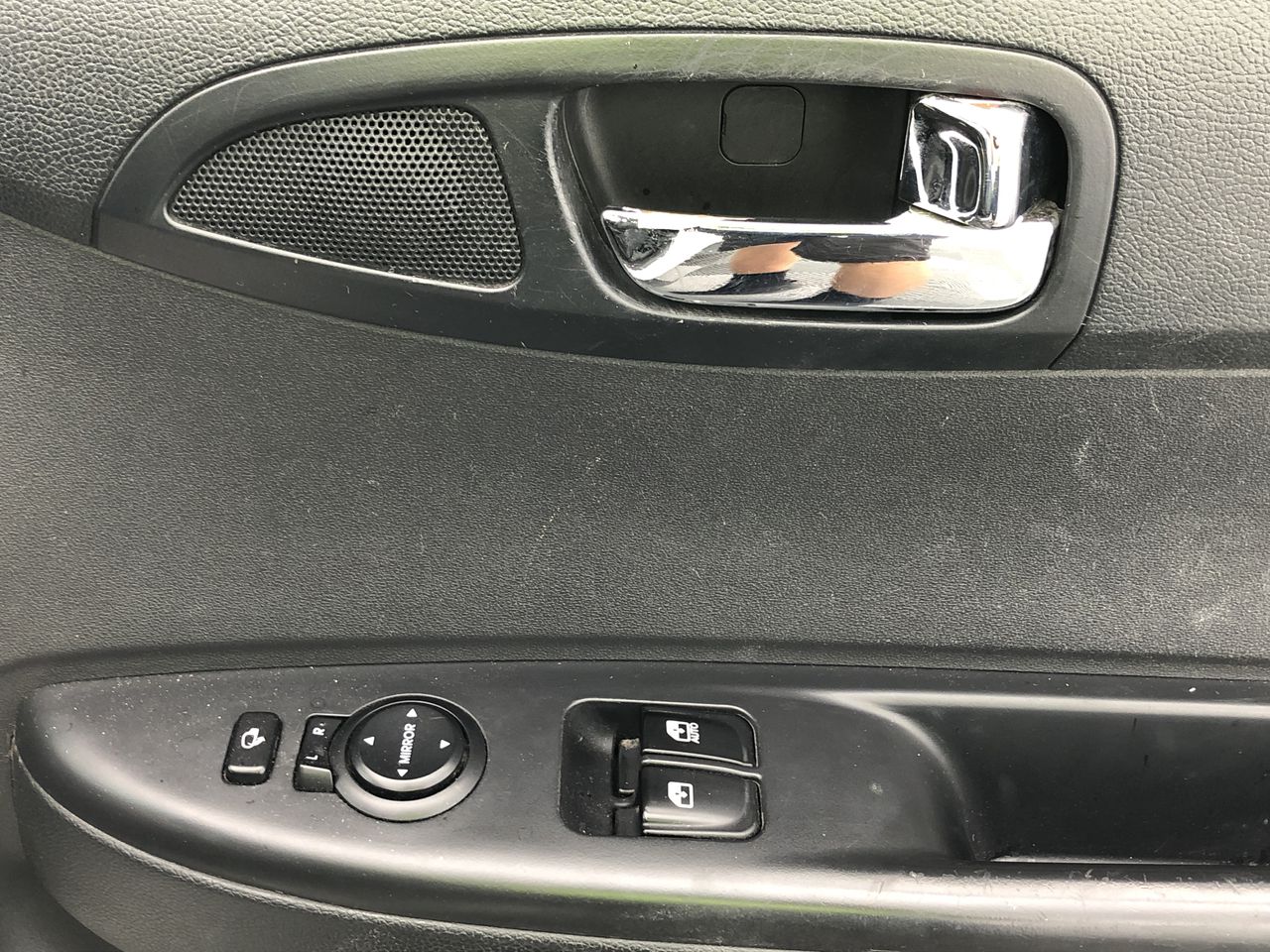 1/100 Scottdale x 2, 1 gram Valcumbi silver bars x 2 & 1 Kilo Copper Bar