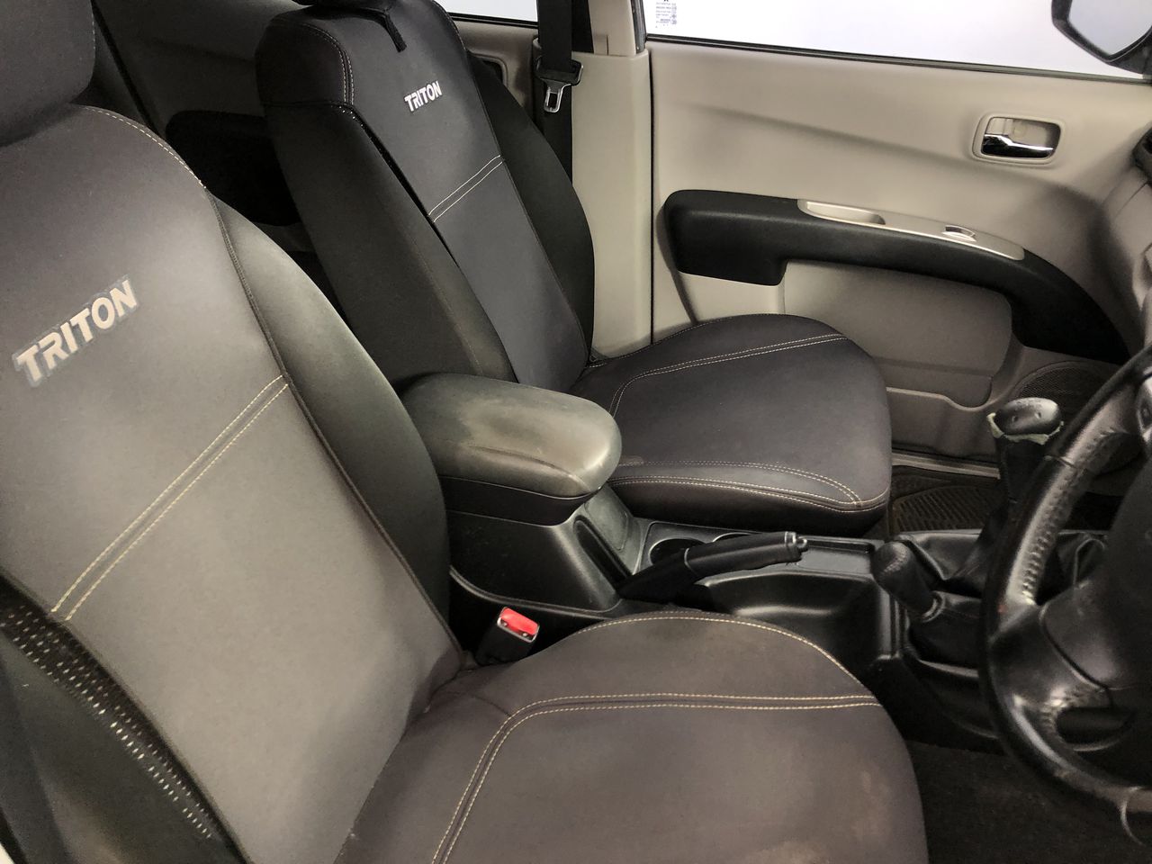 RUSSELL HOBBS Handheld Supreme Garment Steamer, 200ml Water Tank, Scent Inf