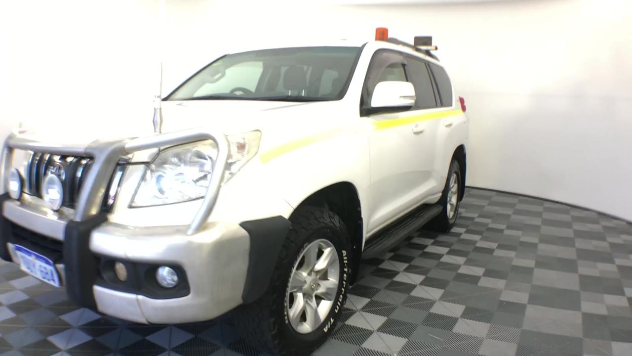 TOMMEE TIPPEE Ultra UV Light 3 in 1 Steriliser, Dryer and Storage Box, Whit