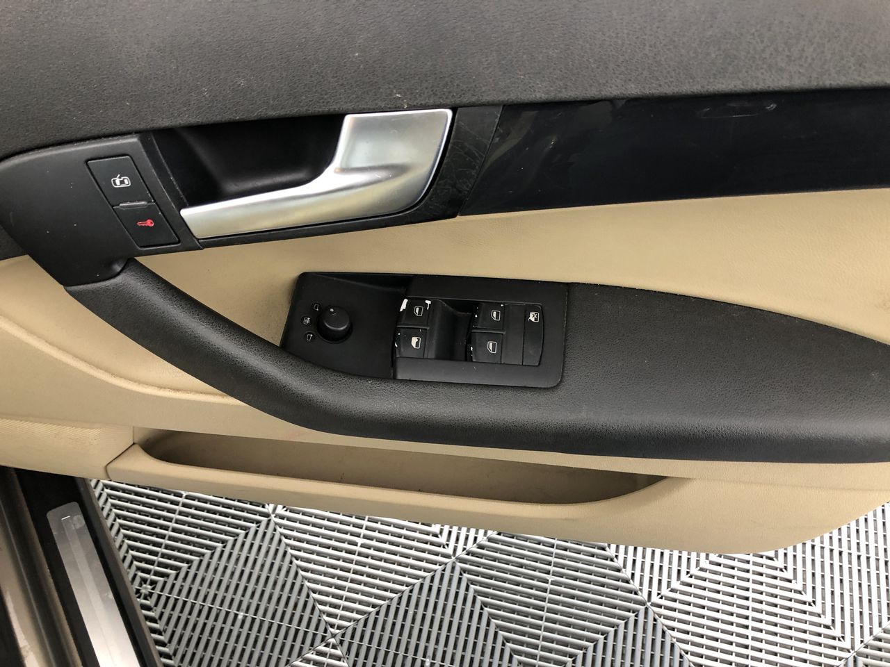 RUSSELL HOBBS Supreme VacuSteam Handheld Steamer, RHC2855