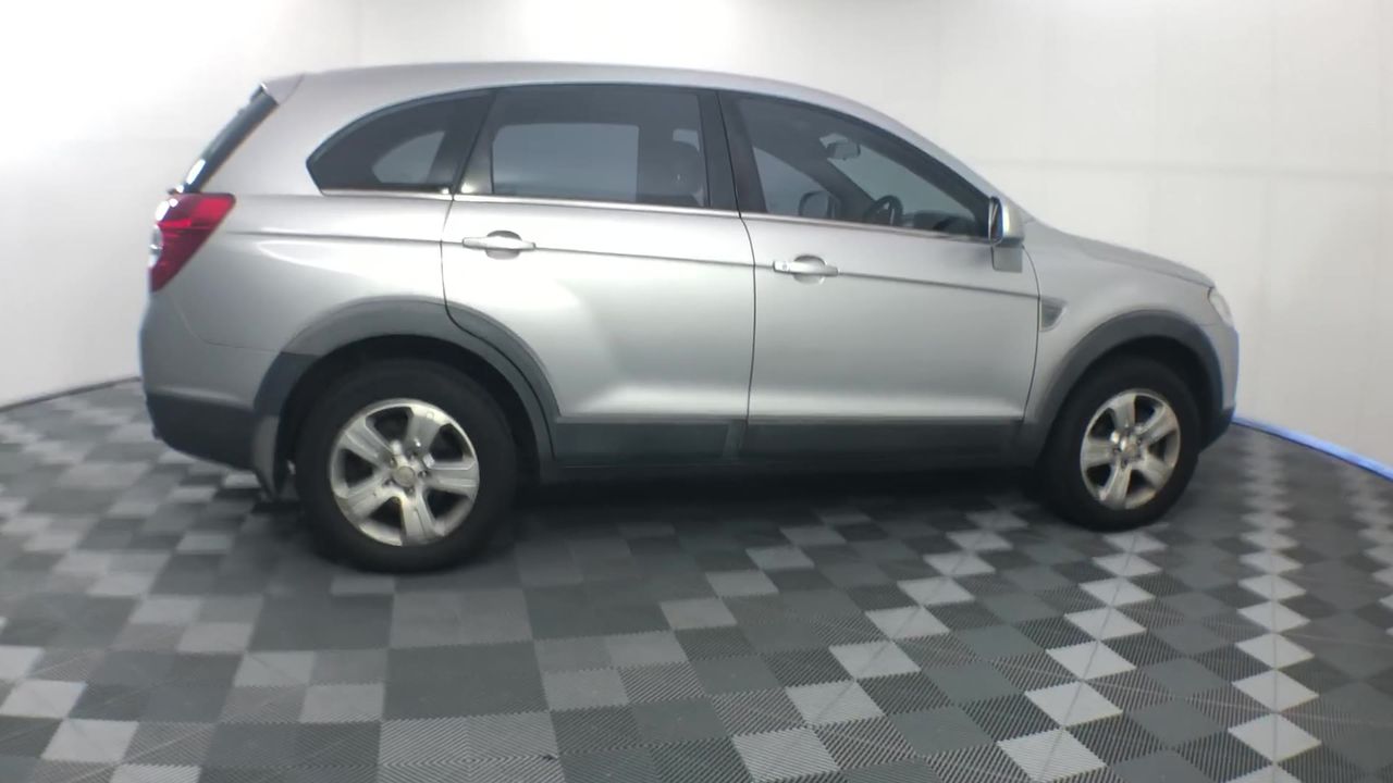 Stunning Rhodium Plated Champagne Crown Heart Ring - US Size 7