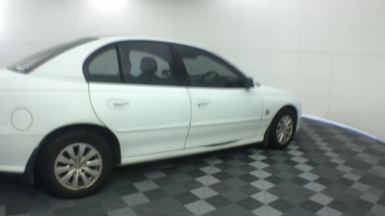 GERTMENIAN Locksley Area Rug, G19612 Connie Gray,  200 x 274cm. NB: minor u