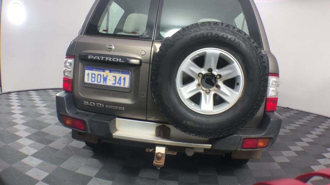 Classic Rhodium Plated Plain Heart Locket