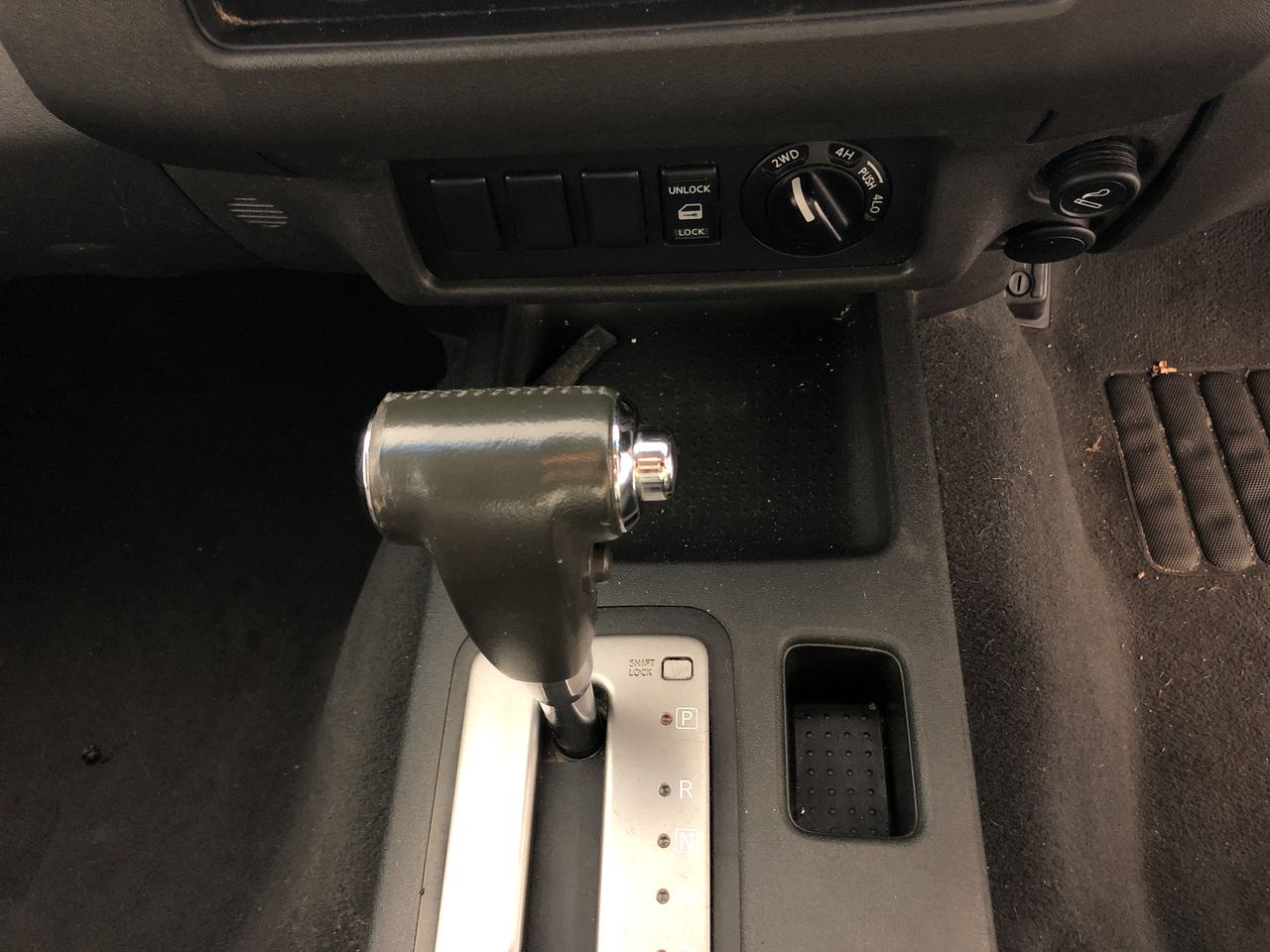 Unisex Black Volcanic Lava Rock Beaded Crystal Initial "O" Bracelet -Yellow