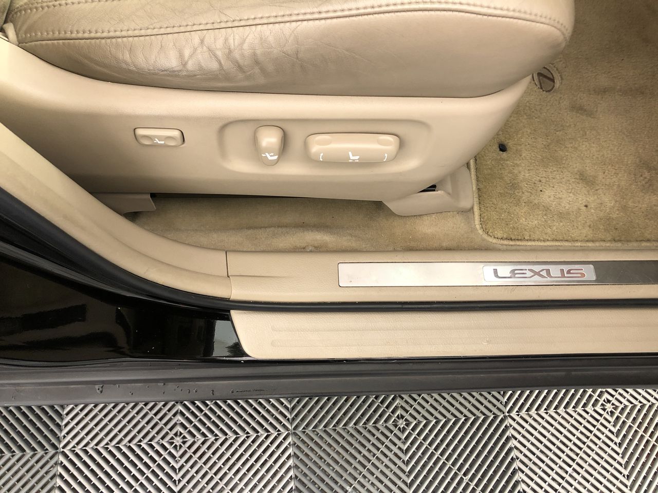 1/10 Oz 999.5 Silver Red Kangaroo & Joey 2025 Australian BullionRound x 4