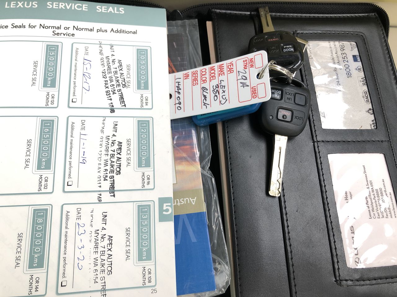 0.08  carat white round 5 diamonds