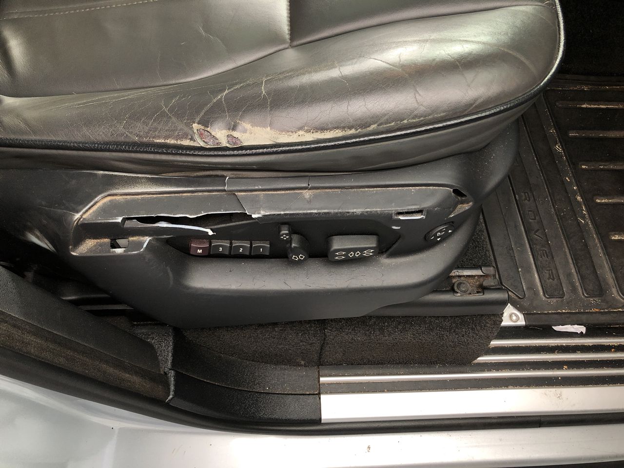 1966 Australia Silver Queen Elizabeth coin & 0.10 Xag silver bar x 4