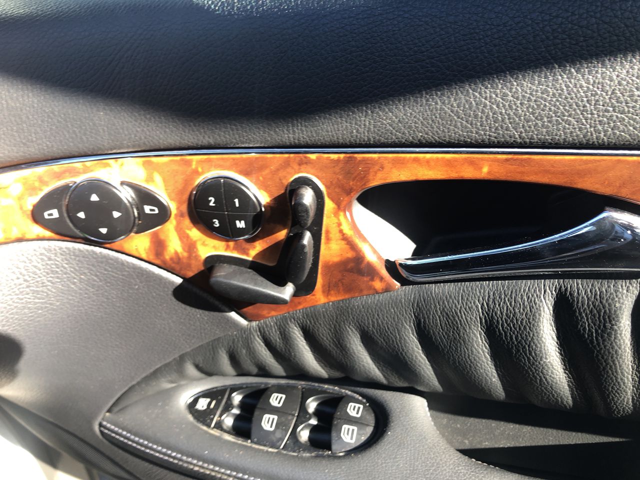 Sennheiser Guideport MultiUnit Charging Station, Motorola MultiUnit Charger