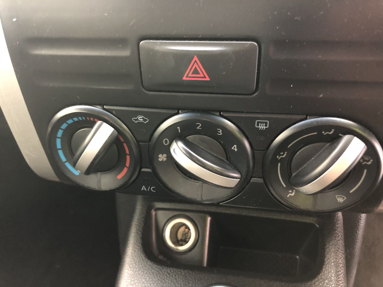 9K Yellow Gold 0.08CT HI I1 DIAMOND TOPAZ RING