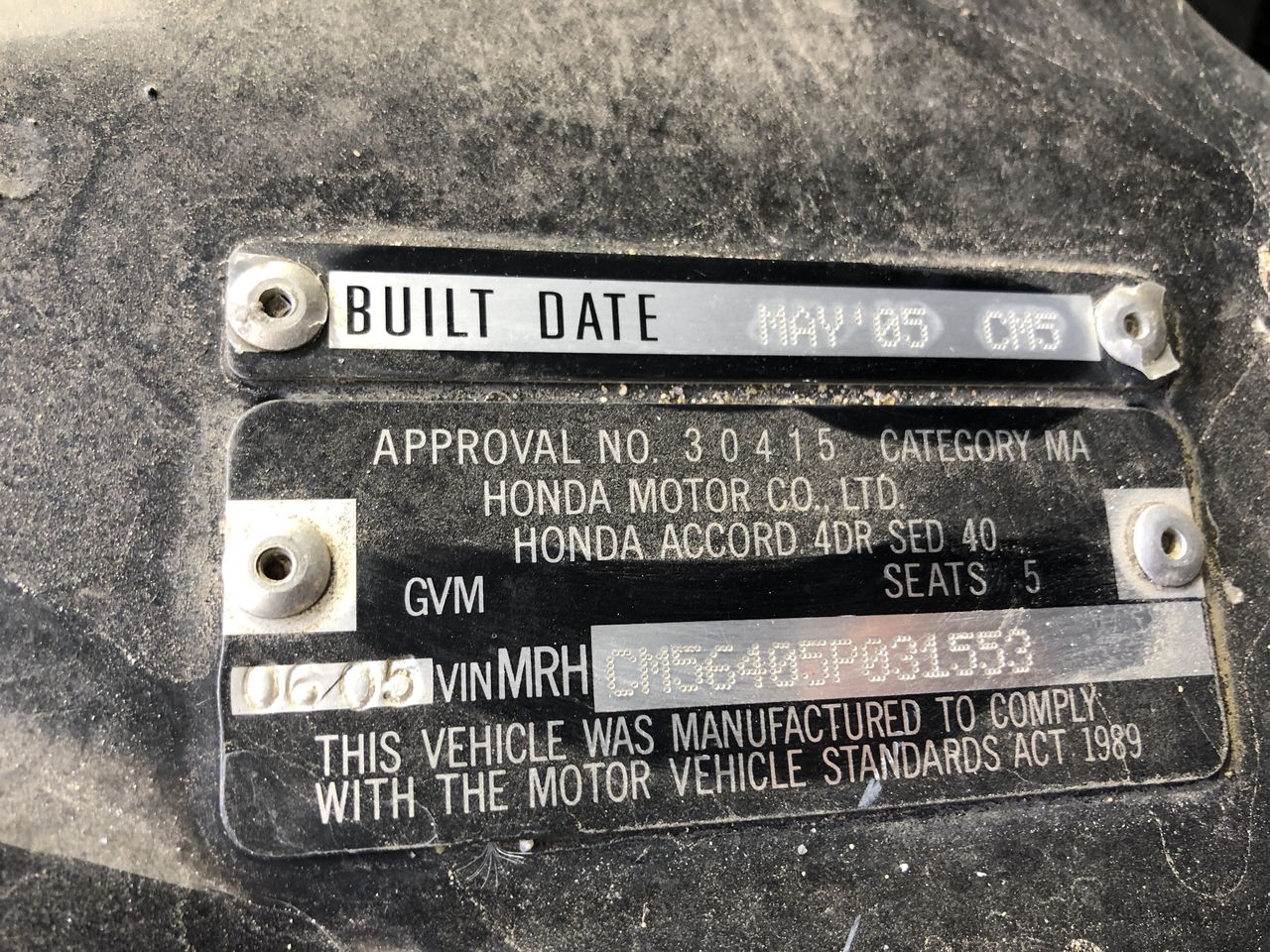 Replica Royal Ring - 16 Simulated Diamonds - US Size 8