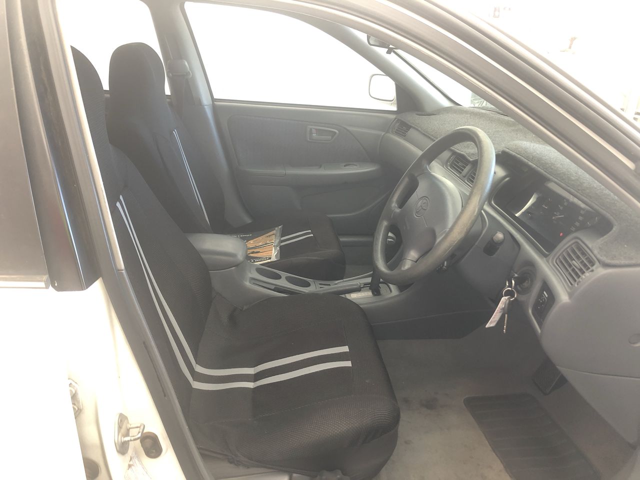 KASON Double Deck Sieve Together with Green Metal Outfeed Pump