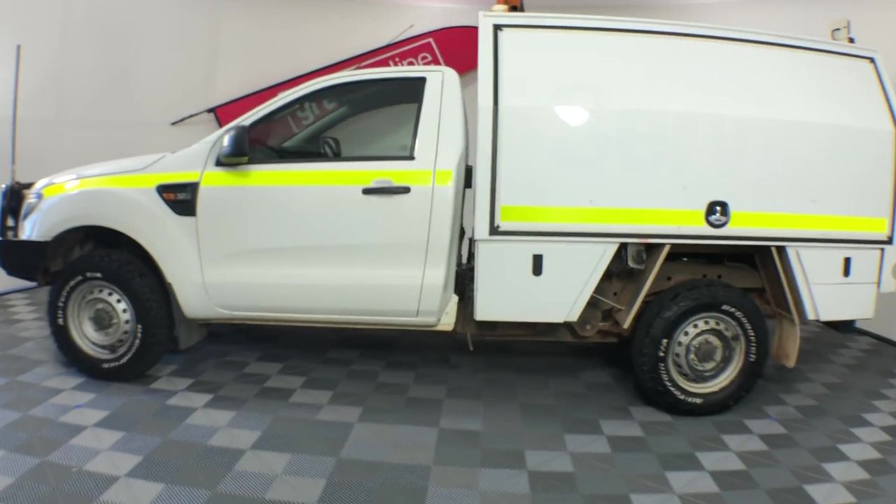 Wolf Blass Yellow Label Merlot (6x 750mL).