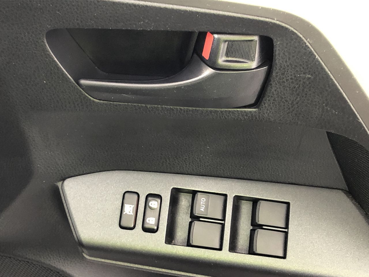 Jules Roy Chardonnay 2023 (6x 750mL), France.