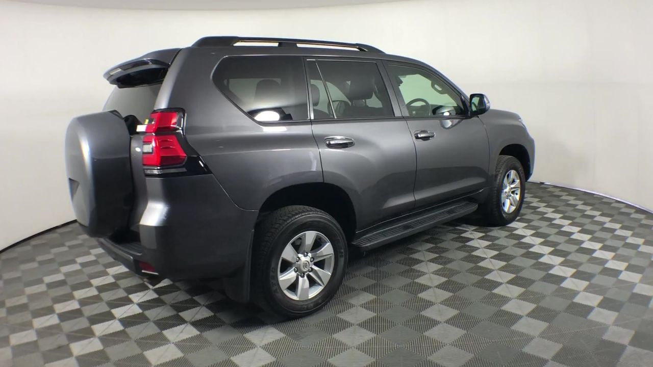 Stainless Steel Initial 'U' Bracelet with Simulated Diamonds - Yellow