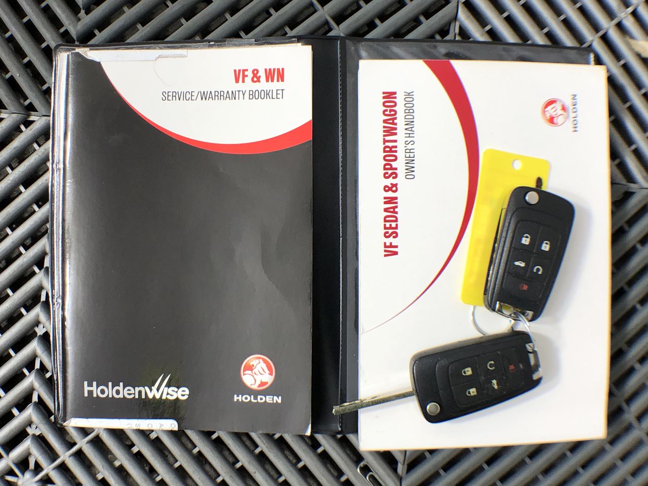 St Huberts The Stag Pinot Grigio (6x 750mL).