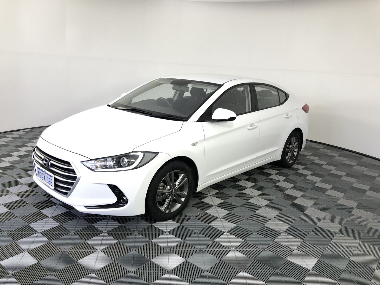 Elephant in the Room Chardonnay  (6x 750mL). (252626-1266)