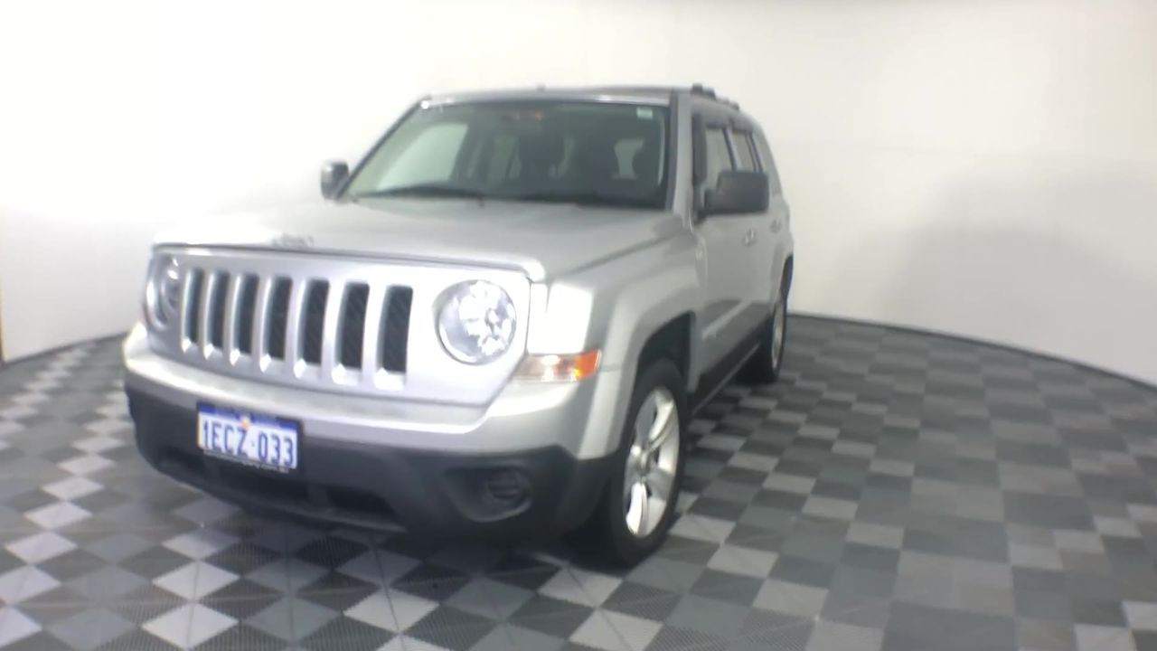 Mix Brand and Model Wooden Shipping Pallets (Lot of 10)