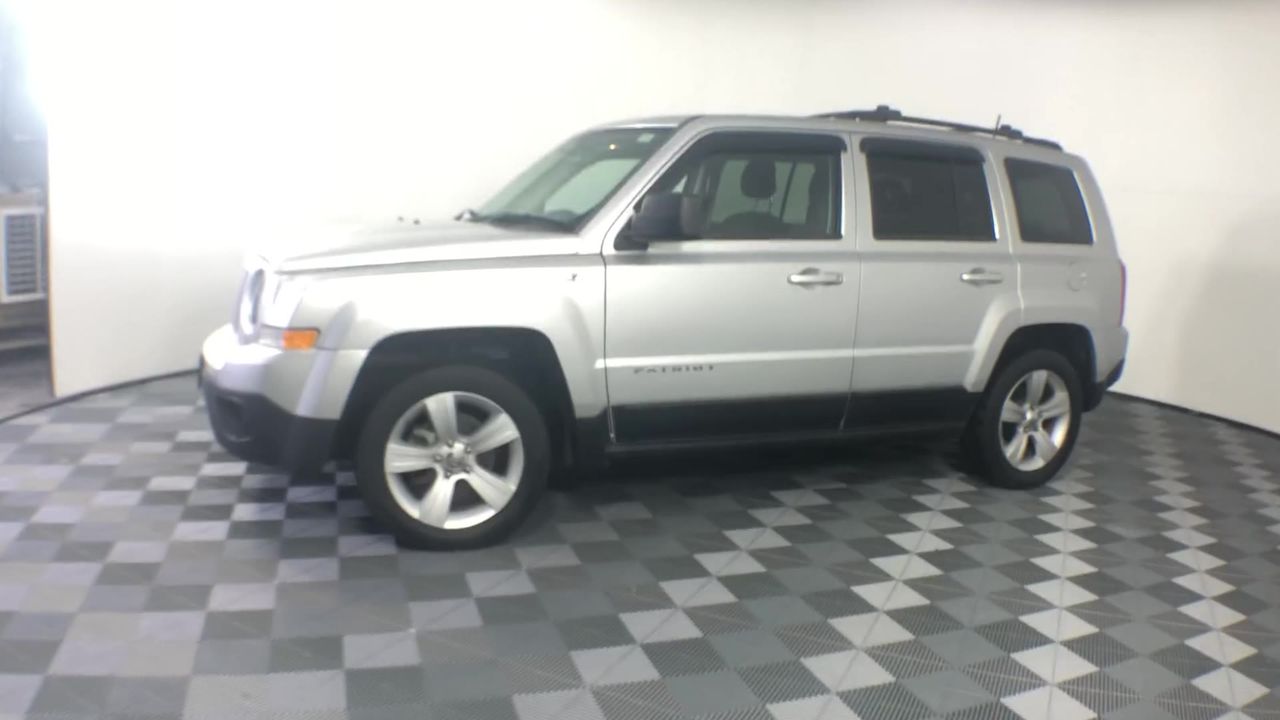 Mix Brand and Model Wooden Shipping Pallets (Lot of 10)