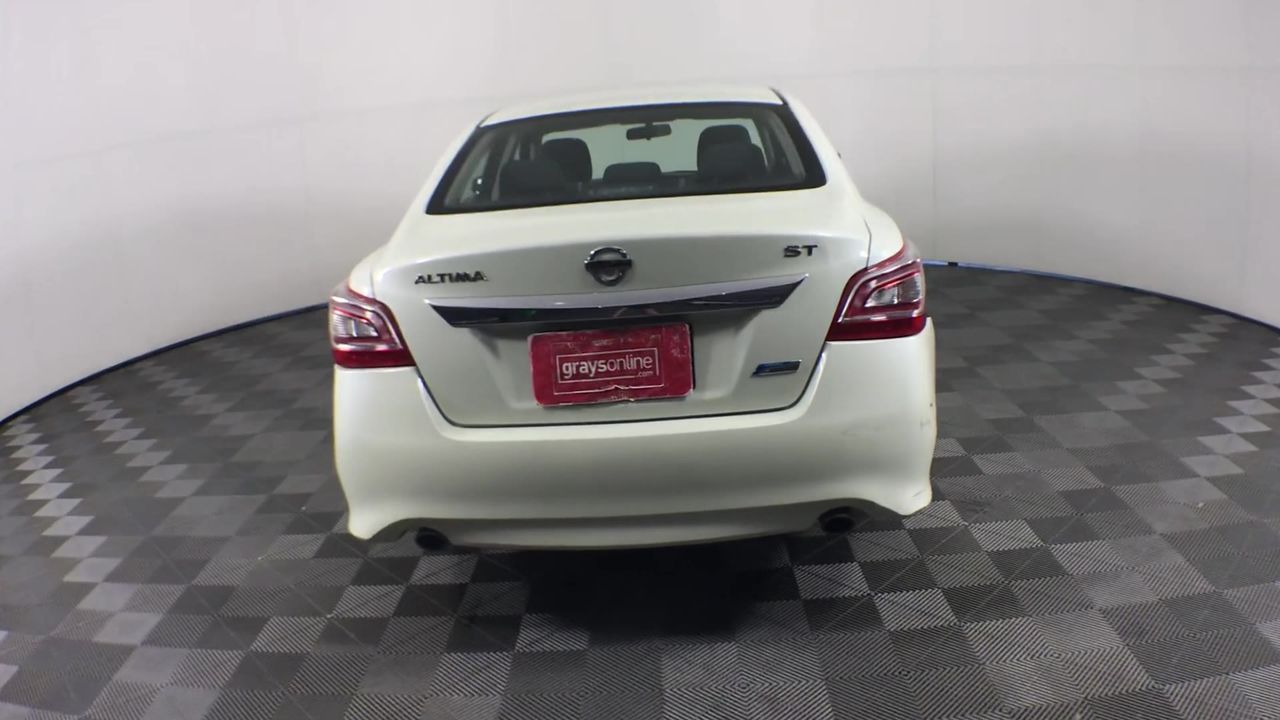 2010 BATHURST WINNER ANTIQUE GOLD MEDALLION BOX LOWNDES HOLDEN VE COMMODORE