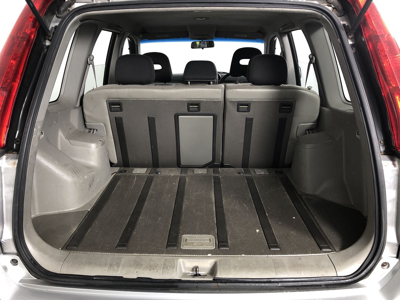 BRONDELL Premium Toilet Seat, Model: AUSPPTS-25. N.B: Minor use, damaged pa