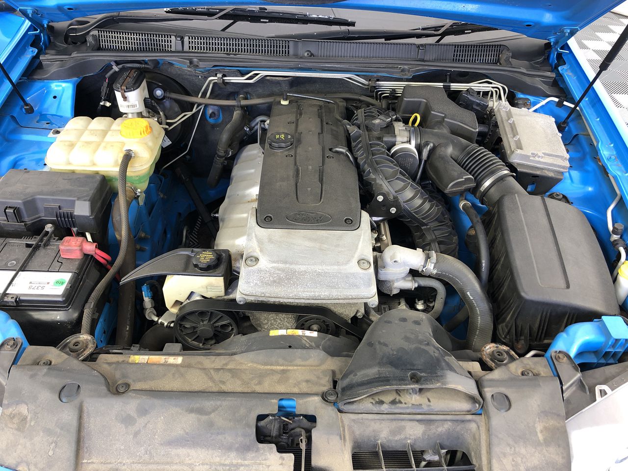 2 x ORIGINAL SOURCE Creamy Vanilla & Raspberry Body Wash, 1L. N.B: 1 x dama