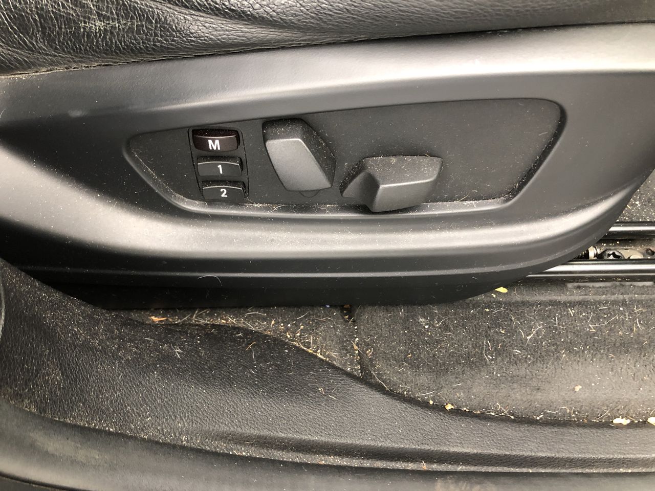 2 x Pack of 50pc NESTLE Milky Bar Mini Chocolate Bars. N.B. Damaged packagi