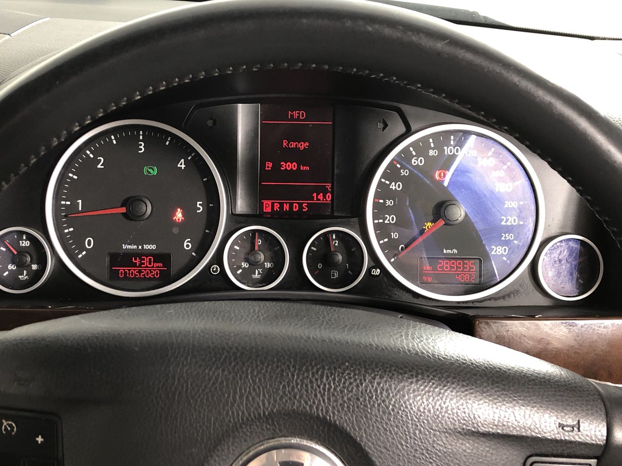 RIP CURL Men's Distorted Gem Layday Boardshorts, Size 38, Gold. RRP: 80.  B