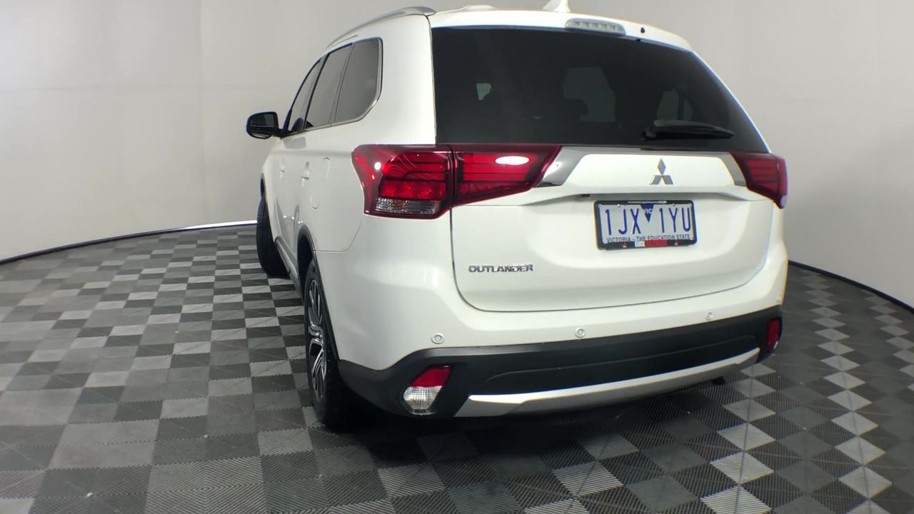 Pegasus 5 Cotton Front Walking Foot Overlocker with Treadle