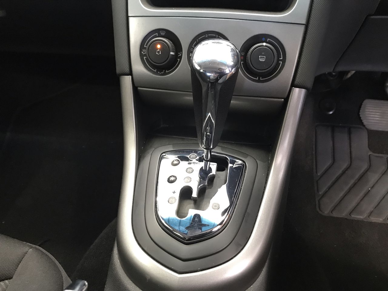 HP 15-R110TU Laptop CELERON N2840 4GBRAM/500GB