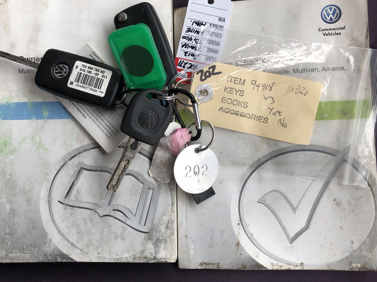 MISS SUNDARA Botanical Floral Pink Peach Print Quilt, Filled Reversible Sid