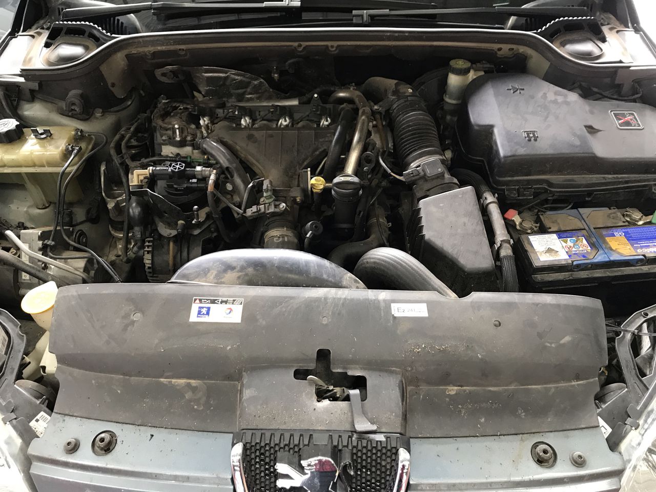 BIJ'OR - Genuine Pink Pearl & Simulated Diamond Floral Earrings RRP $59