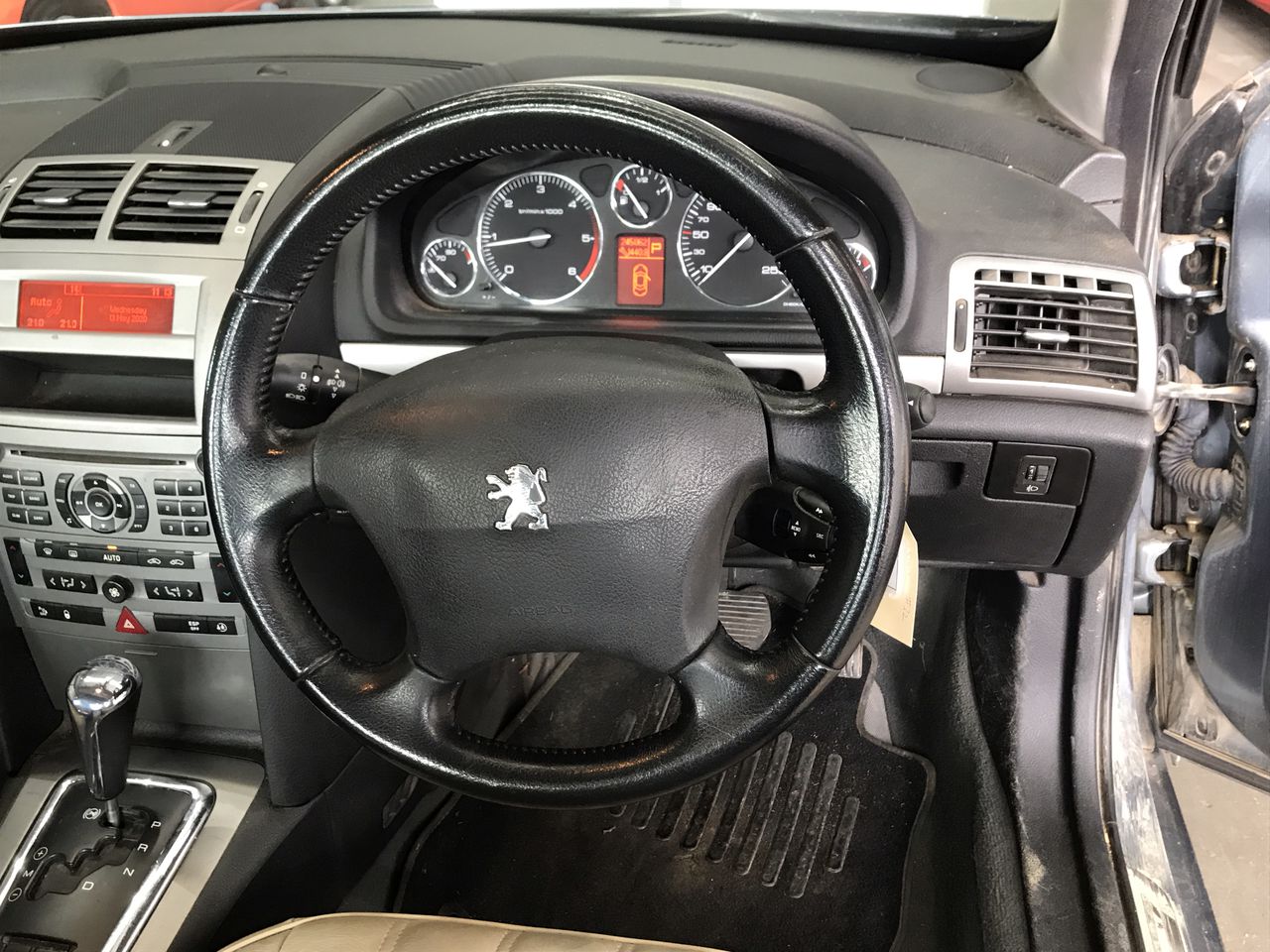 BIJ'OR - Genuine White Grey Pearl & Simulated Diamond Earrings RRP $59