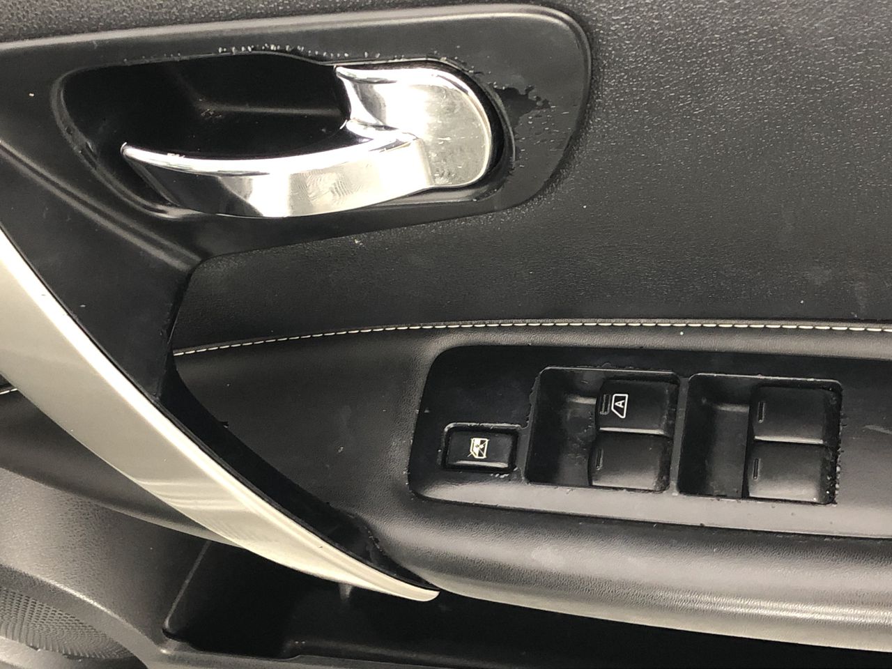 BIJ'OR - Round Purple Pearl Earrings With Green Stone RRP $59