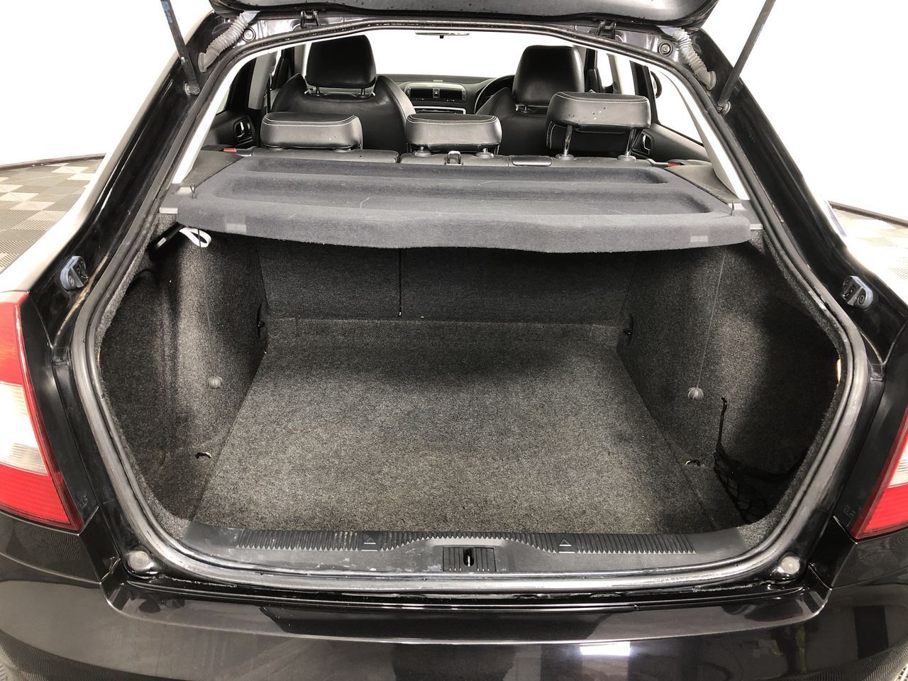 <p>Large Qty of Dunnings Top Hat Galvanised Brackets, Pallet</p>