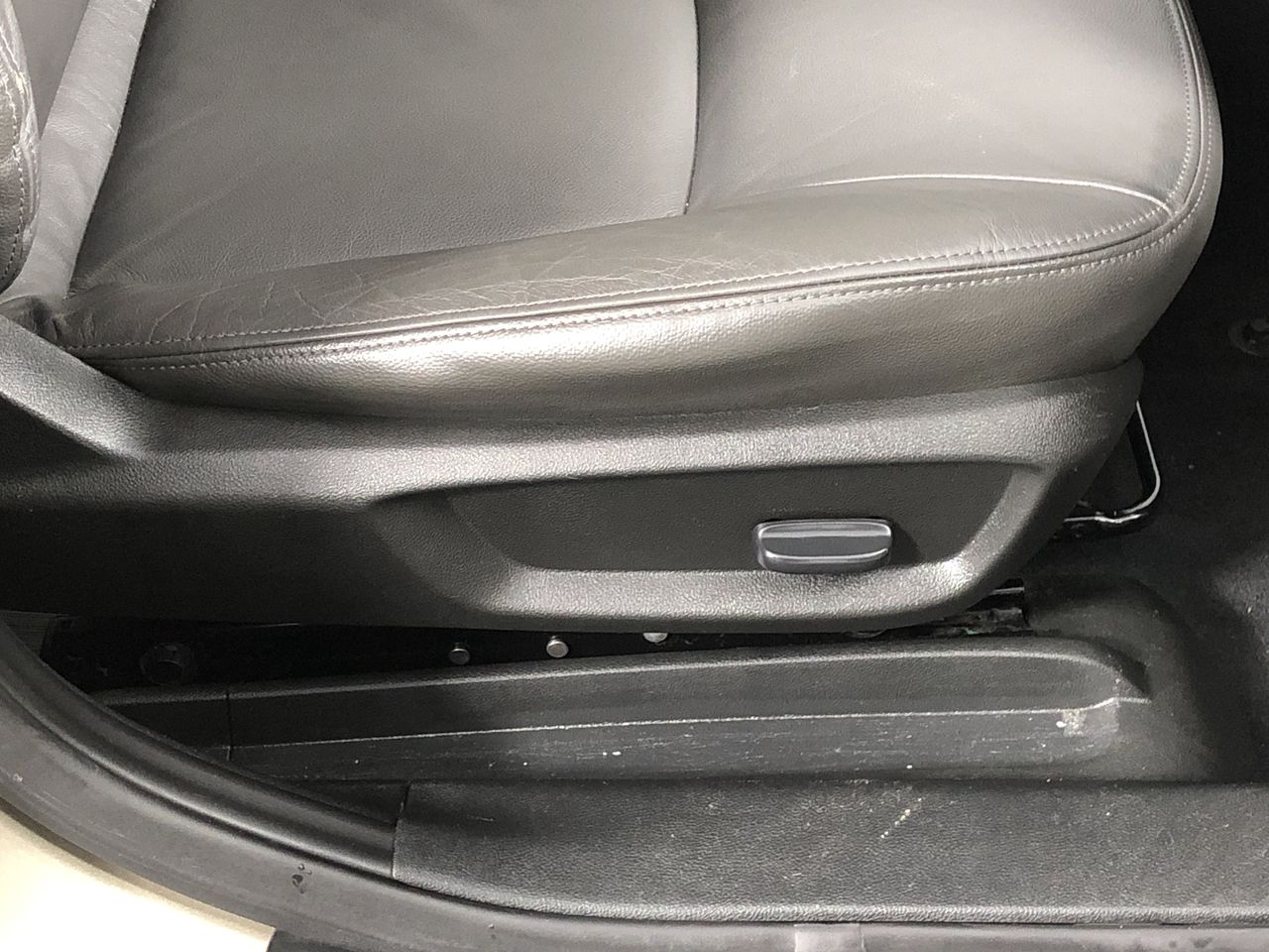 Wolf Blass Red Label Pinot Grigio (6x 750mL).