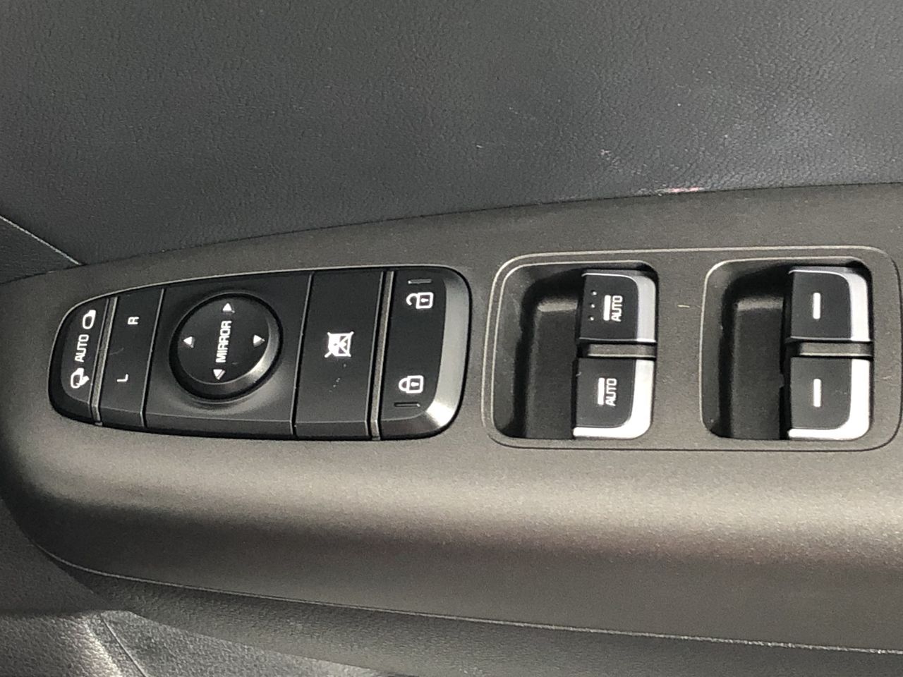 Hop’s Zacian ex full art trainer Pokémon card.